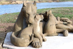 Waco Sculpture Zoo - Lioness and cubs